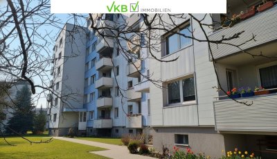 BESTLAGE FROSCHBERG – Stilvolles Wohnen auf 4 Zimmern mit Loggia und Garage