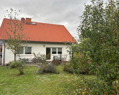 Wölfersheim: Schönes Einfamilienhaus in guter Lage