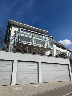 Exquisite 4,5-Zimmer-Maisonette-Wohnung mit lux. Innenausstattung mit EBK