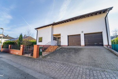 Sehr gepflegtes und schönes Einfamilienhaus mit Doppelgarage in ruhiger Wohnlage