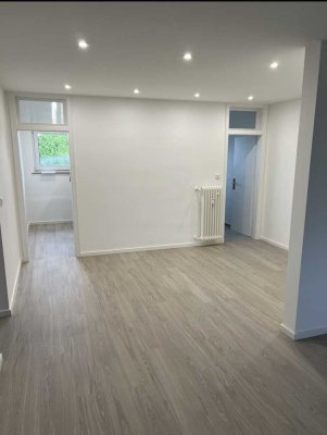 Erstbezug nach Sanierung: exklusive 3-Zimmer-Wohnung mit EBK und Balkon in Köln-Deutz