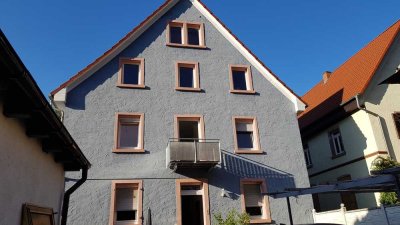 Große 3-ZKB-Wohnung mit Balkon und EBK in Schriesheim