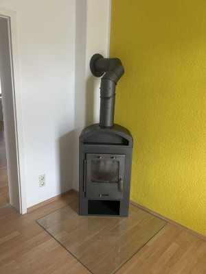 Freundliche und sanierte 3,5-Zimmer-Wohnung mit gehobener Innenausstattung mit EBK in Schwepnitz