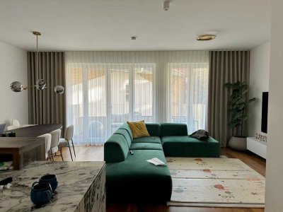 Geschmackvolle 3-Zimmer-Wohnung mit lux. Innenausstattung mit Balkon und EBK in Berlin Tiergarten