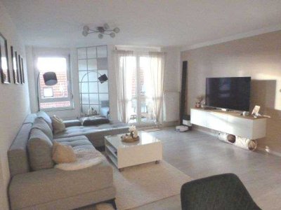 Top gepflegte, helle 3-Zi-Whg. mit EBK, Balkon, 2 Autostellplätzen