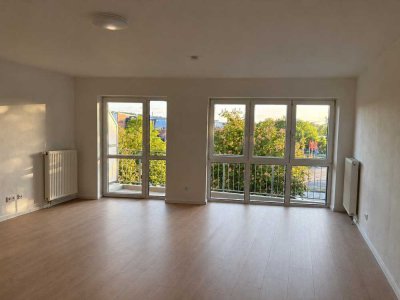 Erstbezug nach Renovierung: Sehr schönes Apartment mit Balkon in Innenstadtnähe