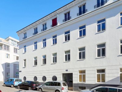 Traumhafte 51m² Wohnung im stilvollen Altbau: 2 Zimmer, moderne Einbauküche