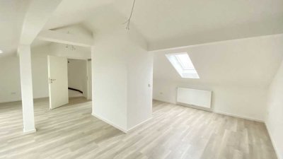 TOP renovierte 3 ZKB, ca 100 qm, Balkon + Atelier mit WC im DG, Garten, Garage, IN-Nord, Nähe TÜV