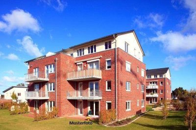 3-Zimmer-Wohnung im 1. OG, mit Balkon und Loggia