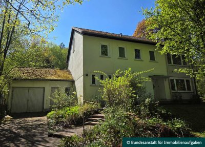 Baudenkmal im Musikerviertel: Einfamilienhaus mit Garage und großem Garten