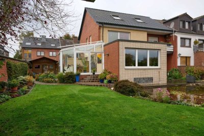 Großzügiges Zweifamilienhaus mit Einliegerwohnung & traumhaftem Garten in Oberhausen Sterkrade !