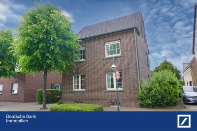 Ein Haus mit Geschichte und Zukunft – Viel Potenzial, ein großzügiger Garten und Ihre Ideen!