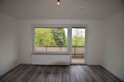 +++ Frisch renovierte 4-Raumwohnung mit Balkon und Tageslichtbad +++