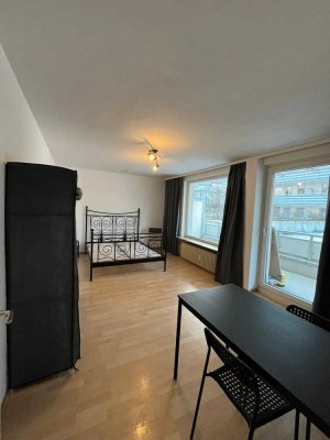TOP LAGE ! Neu möbellierte 1-Zimmerwohnung direkt am Bahnhof Oberursel