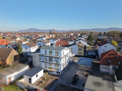 Loftartige 3-Zimmer Dachgeschosswohnung in Lorsch mit Balkon