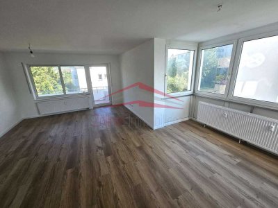 Erstbezug nach Sanierung in Wunderschöne 3 Zimmerwohnung mit Blick ins Grüne