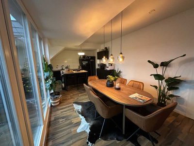 Charmante 2-Zimmer-Dachgeschosswohnung in denkmalgeschütztem Gebäude