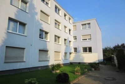Schöne 2-Zimmer-Wohnung mit Balkon und renov. Bad, nur mit WBS