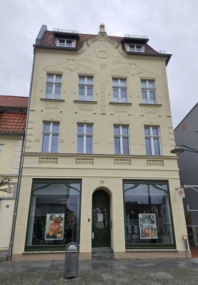 Stilvolle 5-Zimmer-Altbauwohnung (124 m²) im Jugendstilhaus direkt am Altmarkt in Ueckermünde