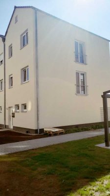 NEUBAU! Reihenendhaus mit 5 Zimmern + EBK + Stellplatz + Dachboden als Lagerraum!