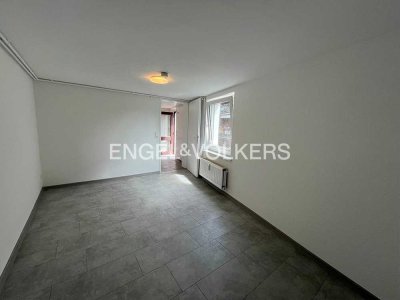 KLEINE 2-ZIMMER-WOHNUNG MIT EINBAUKÜCHE IN SCHÖNER LAGE