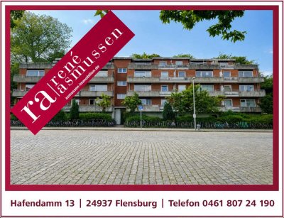 ASMUSSEN IMMOBILIEN - Zwei Zimmer, Balkon und TG Stellplatz