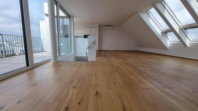 Dachgeschoß, 3 Zimmer mit 18m² großer Terrasse
