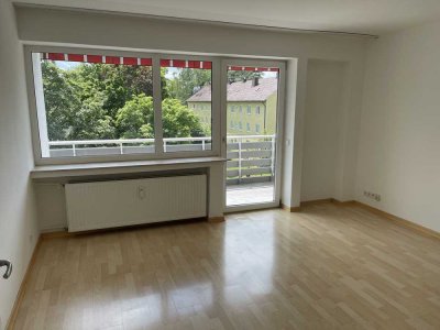 Gepflegte 1,5-Zimmer-Wohnung mit Einbauküche und Balkon in Memmingen