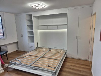 Erstbezug nach Sanierung und Einbauküche: Exklusive 1-Raum-Wohnung mit geh. Innenausstattung