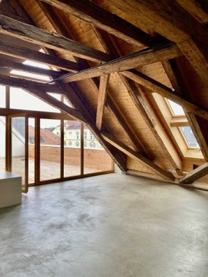 Loft mit Dachterrasse in saniertem Fachwerkhaus – Wohnen & Arbeiten