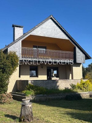 GEMÜTLICHES EINFAMILIENHAUS IN IDYLLISCHER LAGE