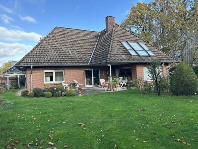Gepflegter Bungalow mit Garage und wunderschön angelegtem Garten