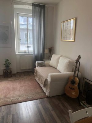 NachmieterIn gesucht für (teil-) Möbilierte Altbauwohnung Wien 1180