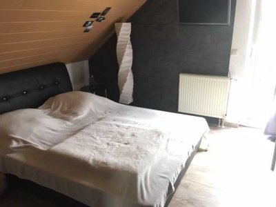 GROßZÜGIGE 3-ZIMMER-DACHGESCHOSSWOHNUNG MIT BALKON IN INGERSHEIM