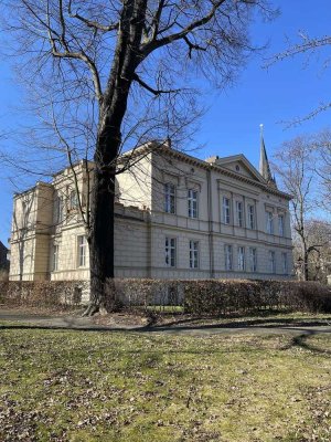 Wohnen mit Stil in einer Villa im Park