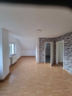 gemütliche 2-Zimmer-DG-Wohnung alles inkl. bis auf den Strom