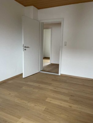 80 m² Wohnung zur Miete in Hemau: Vollständig Saniert