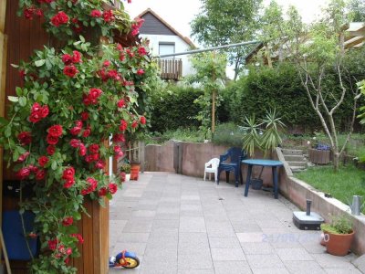 Nur Singles o. Paare! Gut geschnittene 3-Zi Whg. Sonnenseite. Separater Eingang, Kaminofen, Terrasse