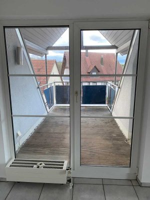 Geschmackvolle 3-Raum-Dachgeschosswohnung mit gehobener Innenausstattung mit Einbauküche in Auenwald