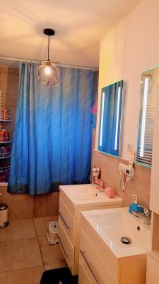 880.0 € - 98.0 m² - 4.0 Zi.