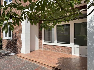 2-Zimmer-Wohnung mit Einbauküche und Terrasse und Garten