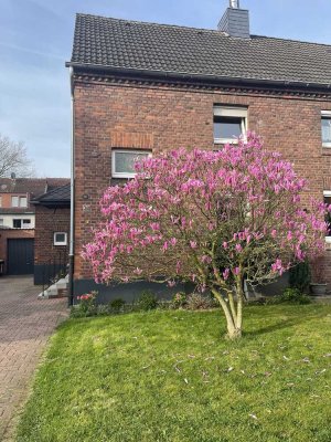 Schönes Einfamilienhaus am Naherholungsgebiet Toeppersee in Duisburg Rheinhausen, Ortsteil Bergheim