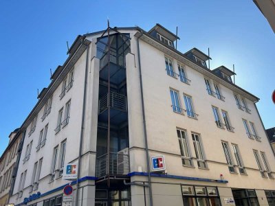Gemütliche Dachgeschosswohnung mit Balkon im Herzen der Weißenfelser Altstadt!