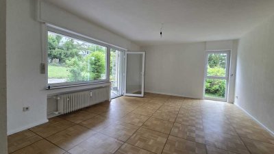 Schöne 3-Raum-EG-Wohnung mit Terrasse und EBK in Wiesbaden