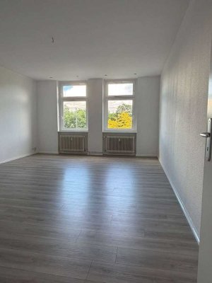 Helle 2-Zimmer-Wohnung mit Einbauküche in ruhiger Lage – Spandau