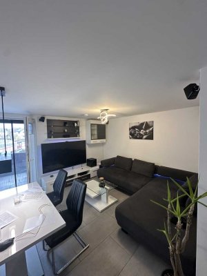 Schöne 2 Zimmer Wohnung im OG mit Balkon
