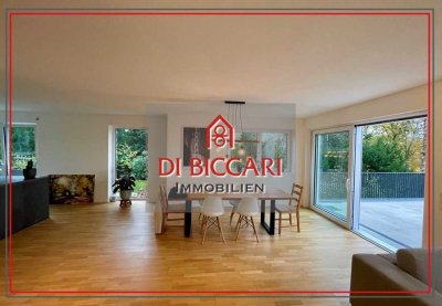 Neubau: KfW 55 DHH in Aussichtslage mit Garten und Garage