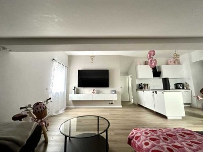 Attraktive 4-Zimmer-Wohnung zur Miete mit Garten, Garage & Hobbyraum