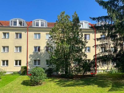 Seidnitz - Mehrfamilienhaus mit 8 Wohnungen, 4 Stellplätzen und Fernwärmeanschluss