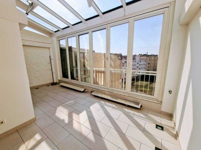 Exklusive große Dachgeschosswohnung mit Wintergarten und Klimaanlage in Berlin Alt-Tegel